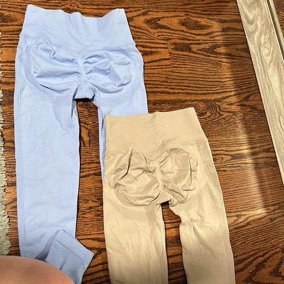 2 Pairs Workout Leggings - Picture 2 of 4